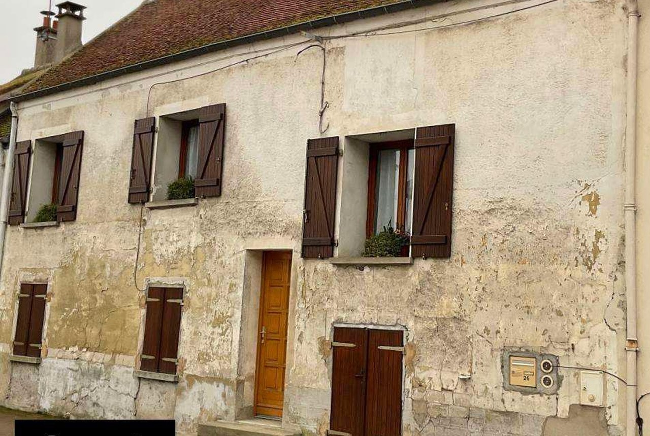 Avant travaux — Rénovation de façade, Ravalement complet d’une maison de bourg